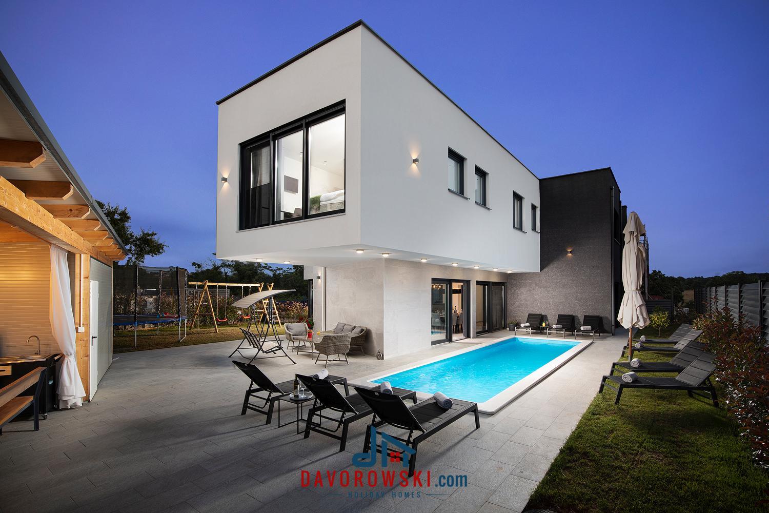villa-tiki