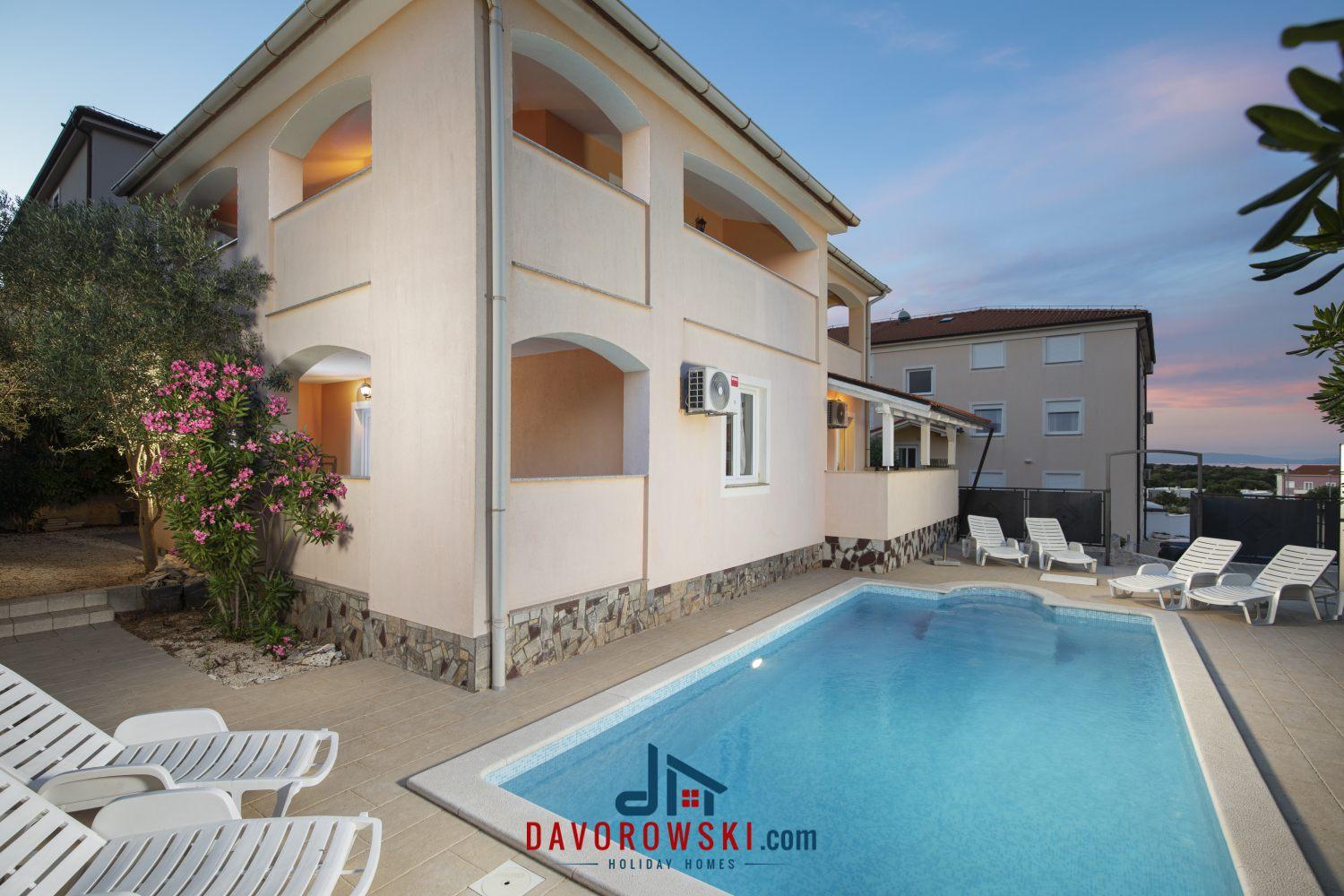 villa-villina-for-13-persons